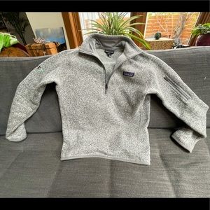 Patagonia half zip women’s sweater
